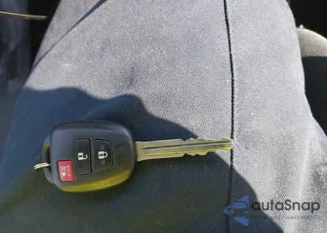 2016 Toyota Rav4 Le из США, поврежденный, VIN JTMZFREV1GJ081075